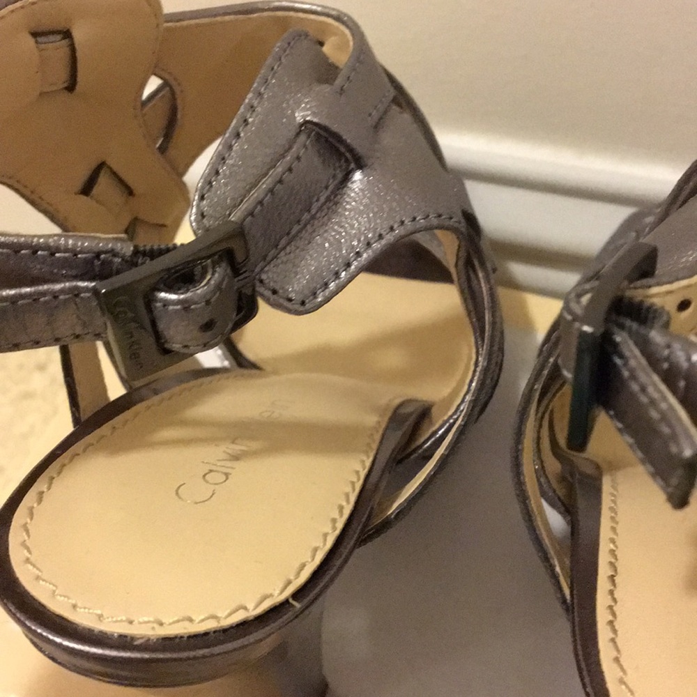 Calvin Klein Gorgeous heels size 6.5 - Picture 5 of 8
